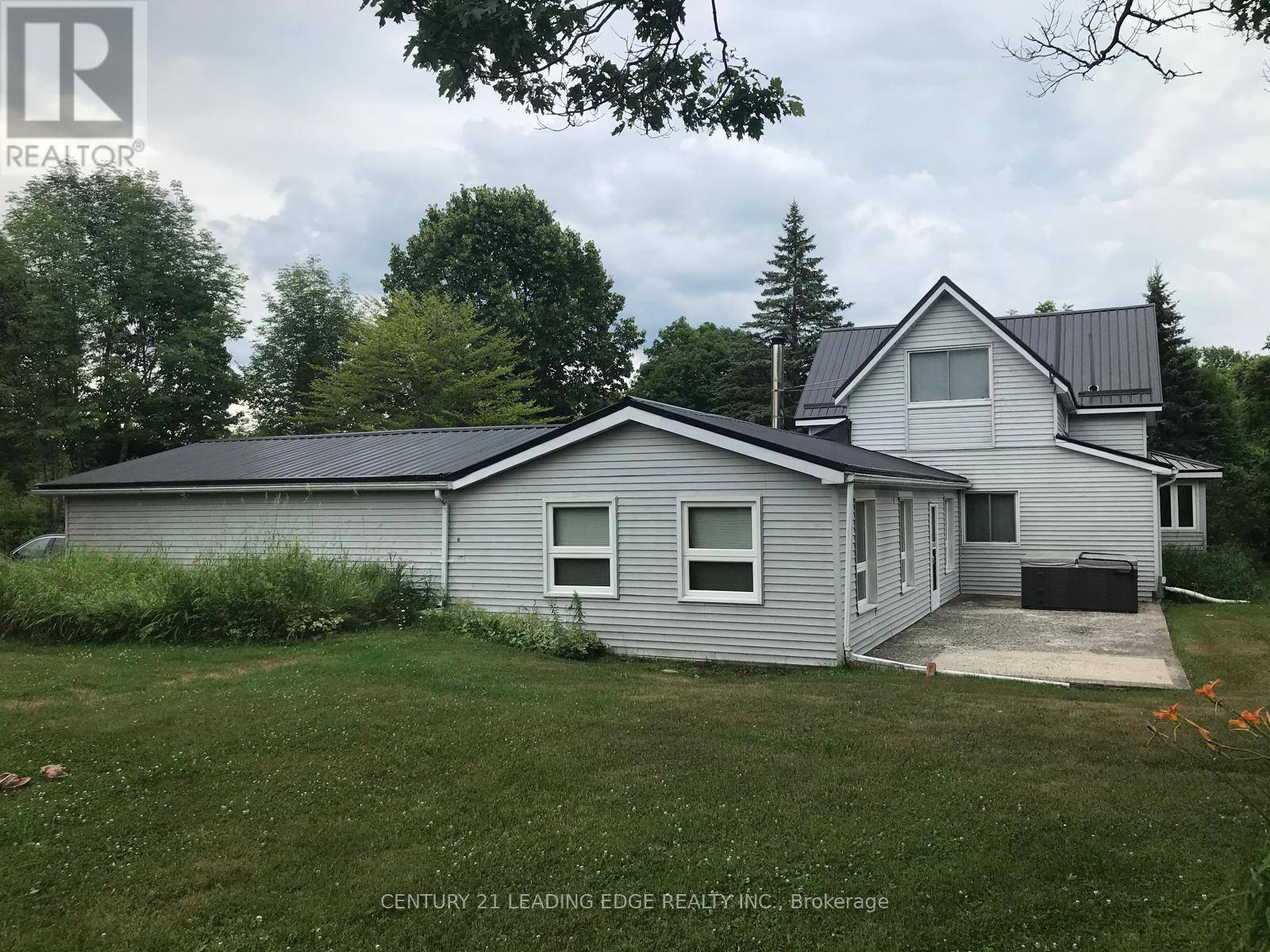 Kawartha Lakes (somerville), ON K0M1K0,4077 MONCK ROAD