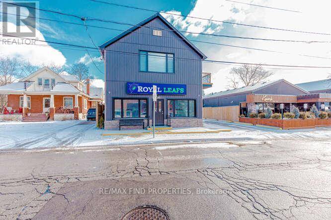 Hamilton (waterdown), ON L0R2H0,40 MAIN STREET N