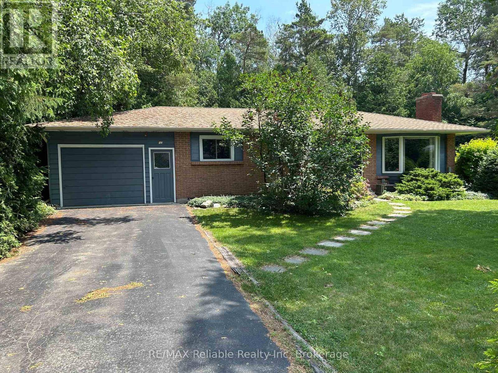 Bluewater (bayfield), ON N0M1G0,12 STARK STREET