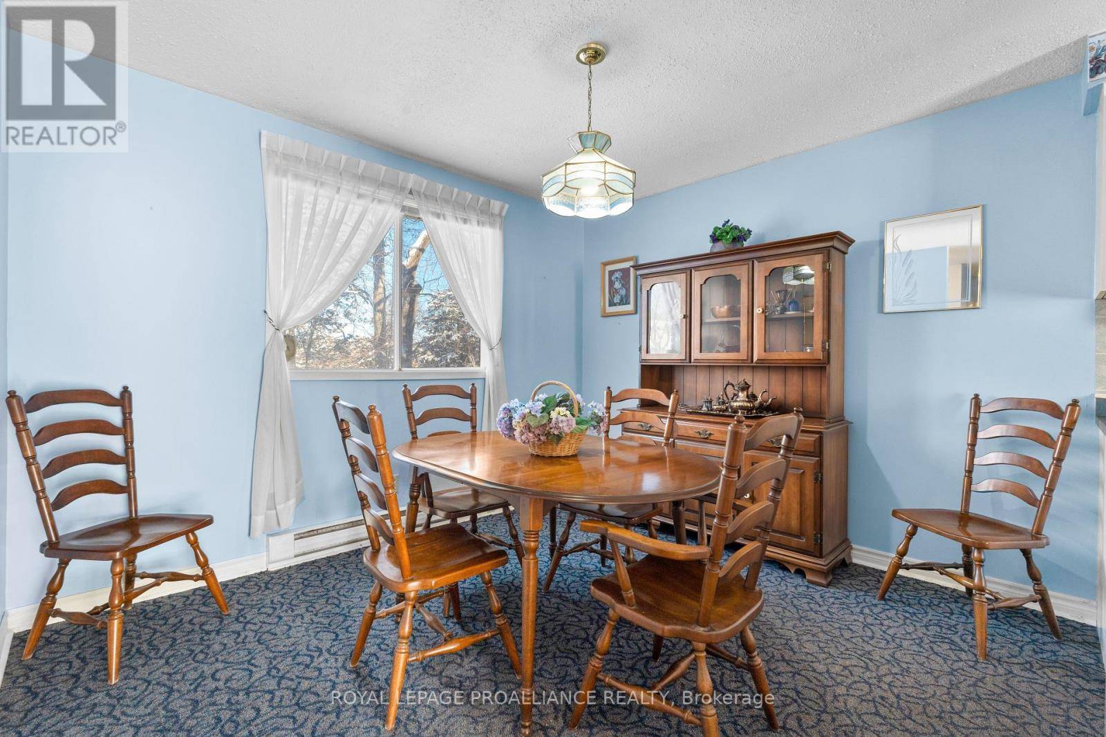 Belleville (belleville Ward), ON K8P4T9,209 North Park ST #K