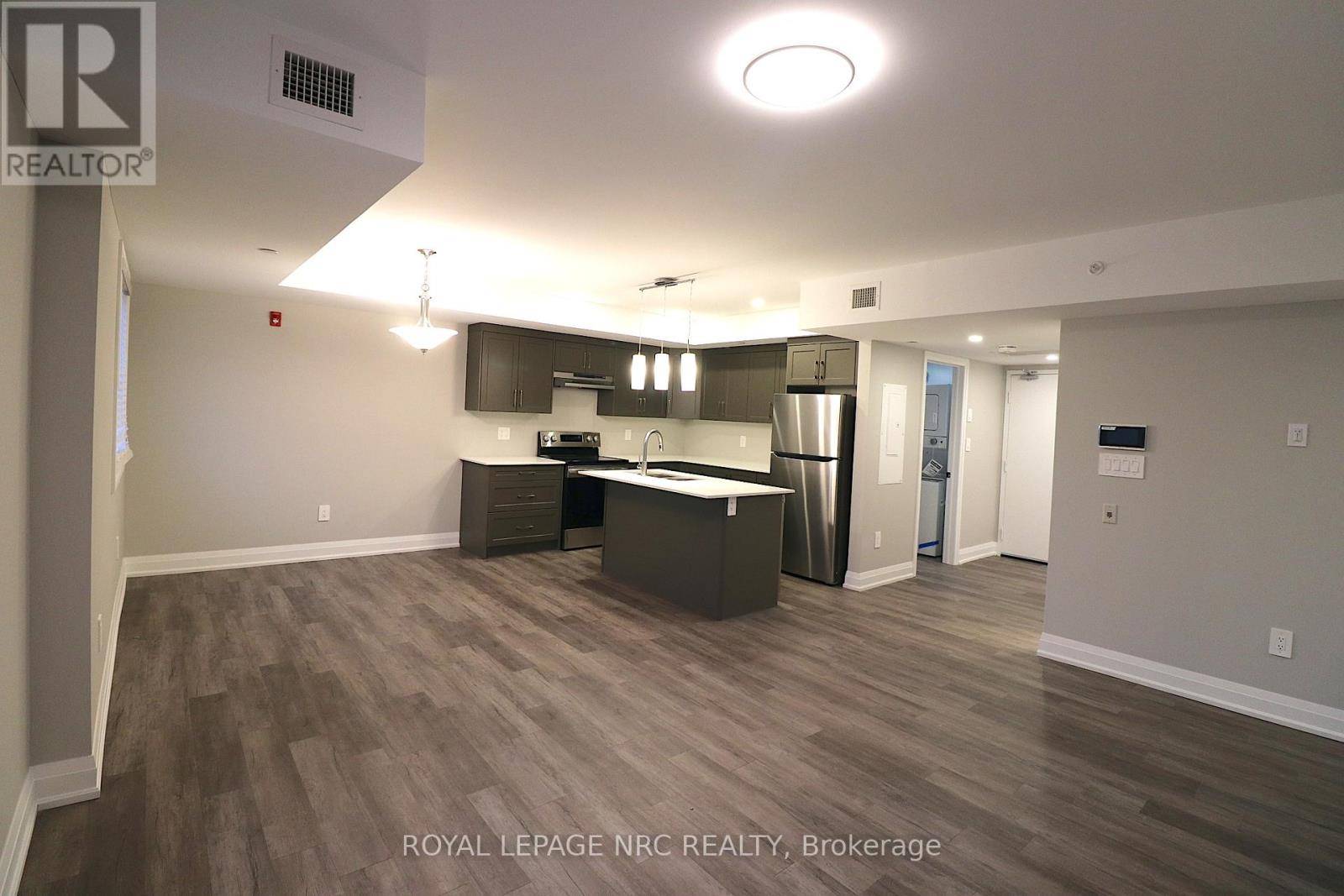 Thorold (thorold Downtown), ON L2V2J3,6 Ann ST #6