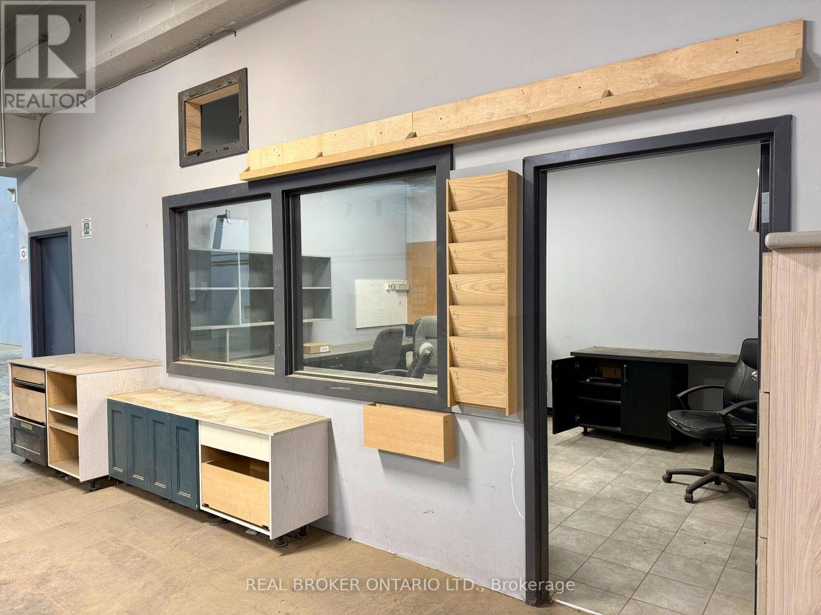 Niagara Falls (cherrywood), ON L2E7J2,4256 Carroll AVE #3
