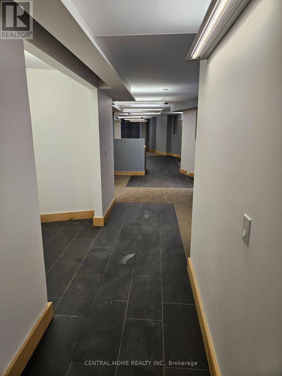 London East (east F), ON N6B1X3,280 Queens AVE South #1