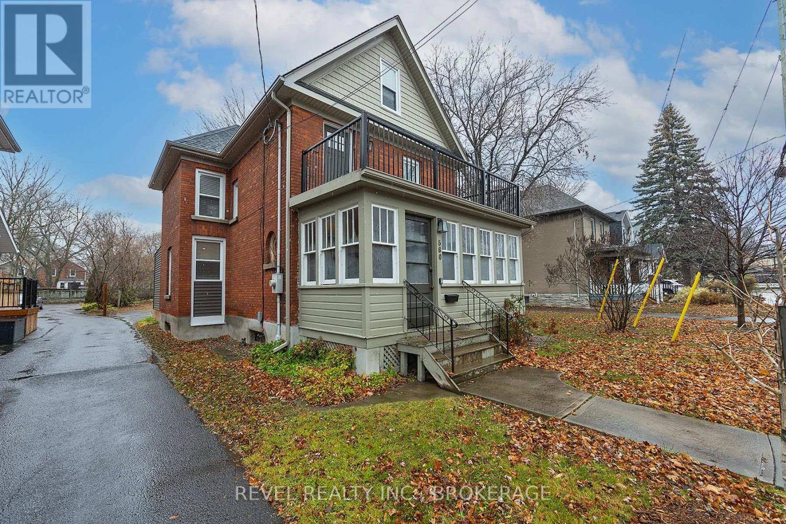 Kingston (east Of Sir John A. Blvd), ON K7K4M2,560 FRONTENAC STREET