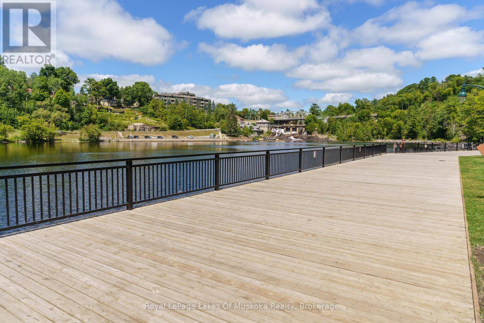Bracebridge (macaulay), ON P1L1G6,142 Ecclestone DR #10