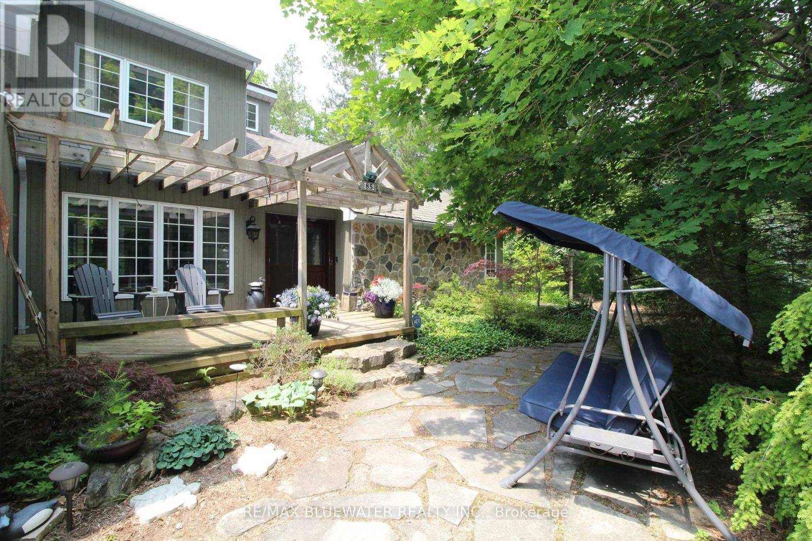 Lambton Shores (grand Bend), ON N0M1T0,10441 PINETREE DRIVE