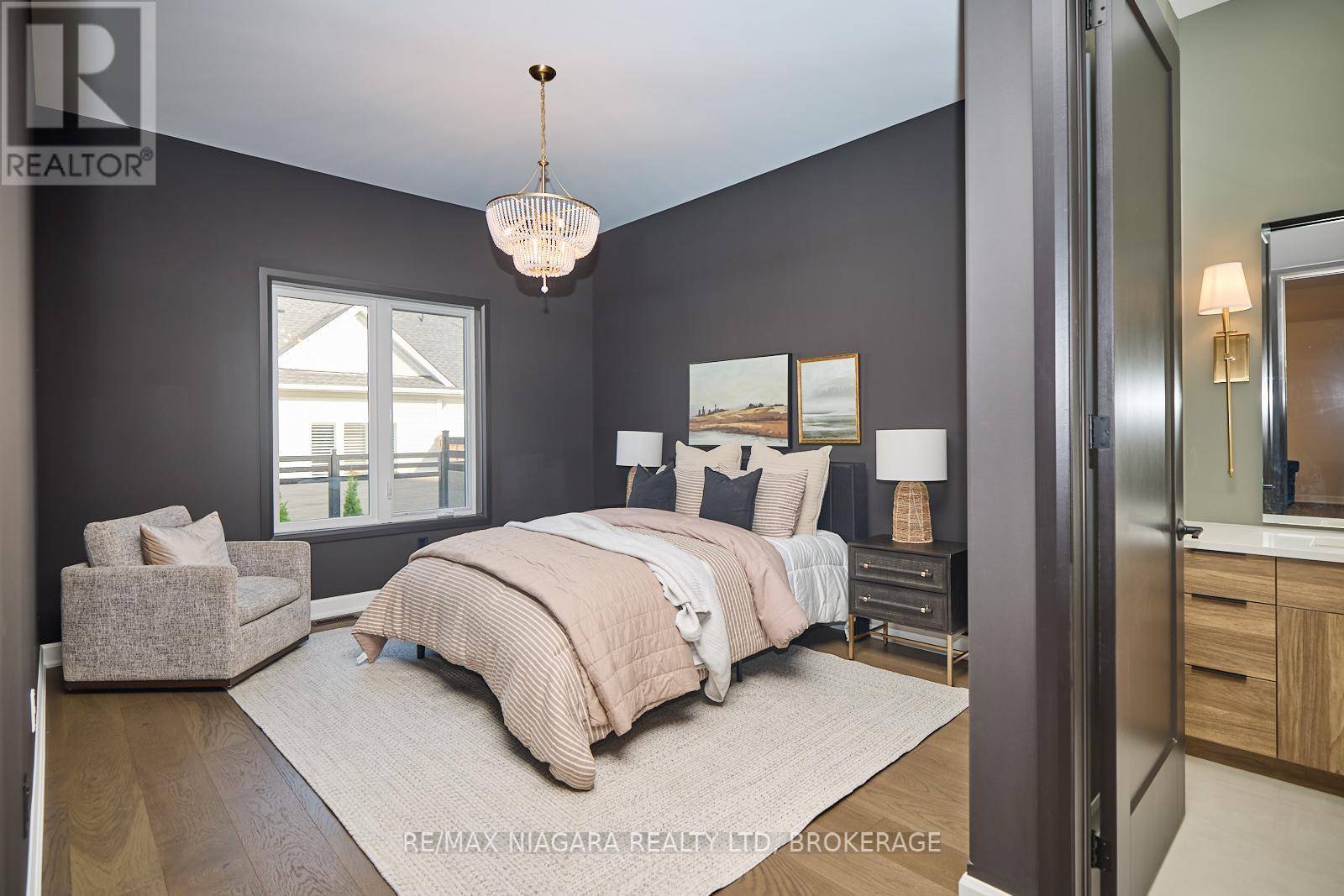 Fort Erie (ridgeway), ON L0S1N0,5 BUTTERNUT CRESCENT