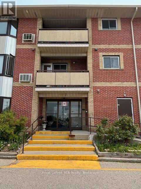 Wellington North (mount Forest), ON N0G2L1,497 BIRMINGHAM ST West #108