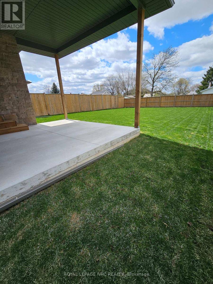Niagara Falls (ascot), ON L2H1M7,4705 LEE AVENUE