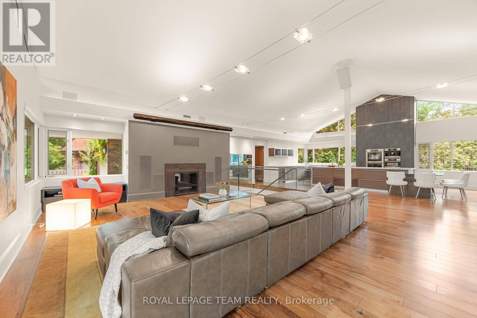 Ottawa, ON K1M2J6,55 WILLINGDON ROAD