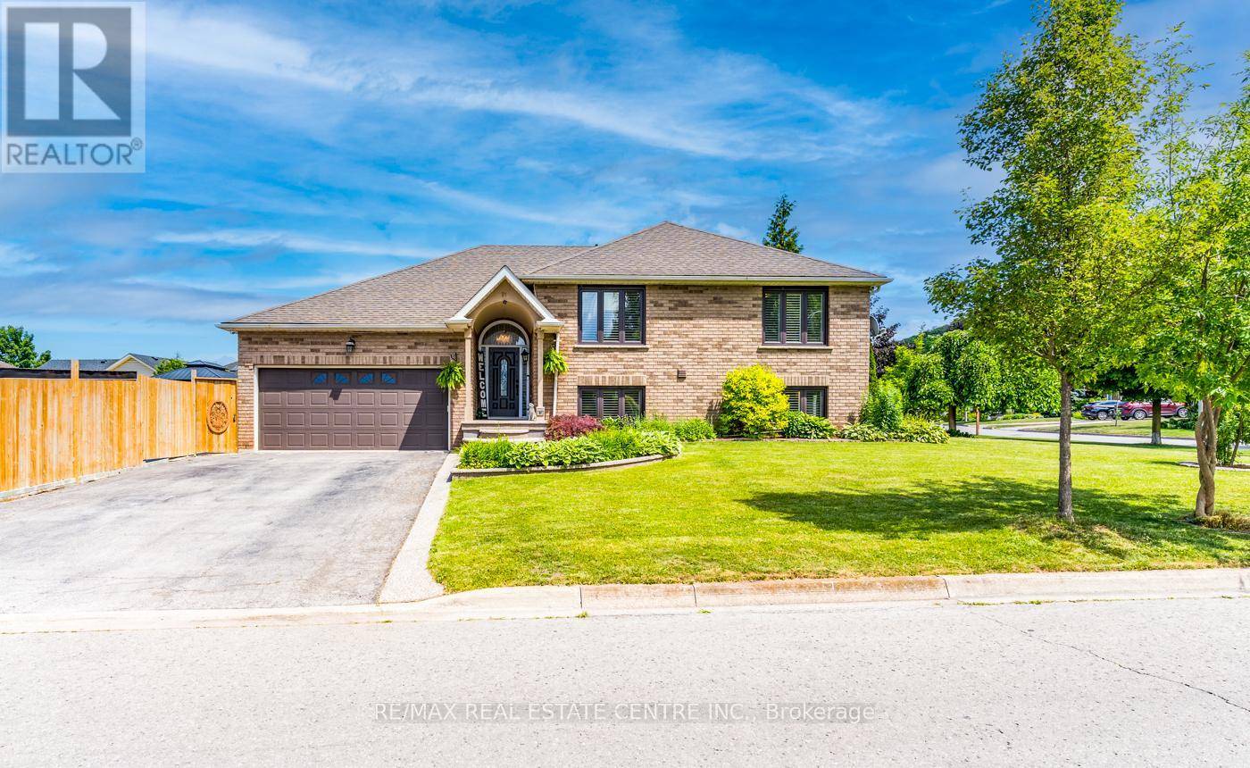 Grimsby (grimsby East), ON L3M5H4,91 HEDGE LAWN DRIVE