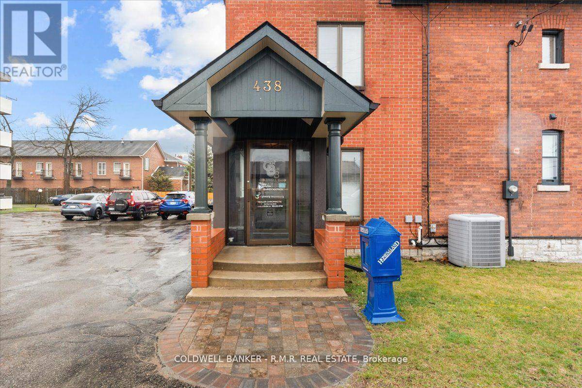Cobourg, ON K9A5Y5,438 Division ST #Upper
