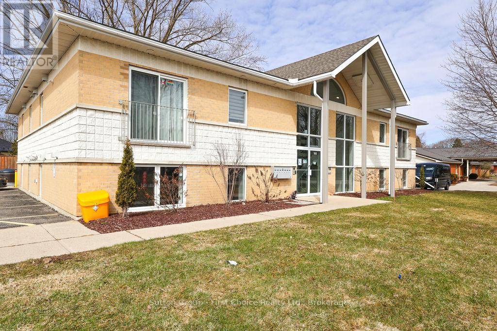 Stratford, ON N5A7T8,100 GORDON ST #101