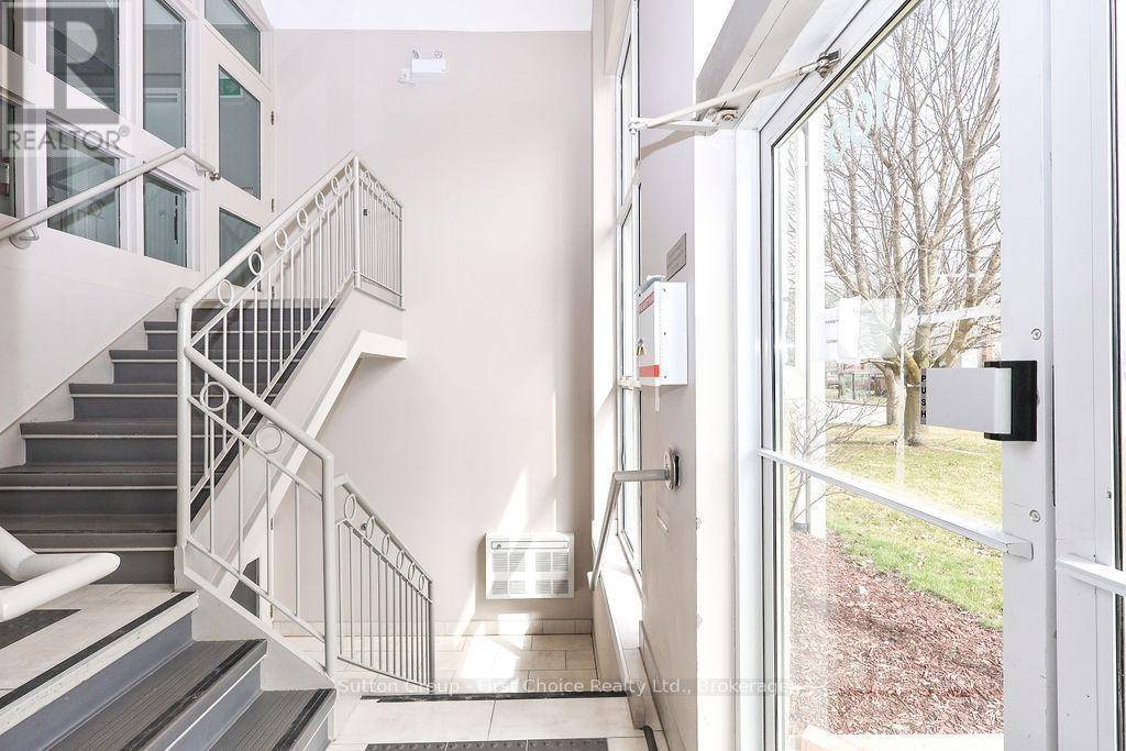 Stratford, ON N5A7T8,100 GORDON ST #101