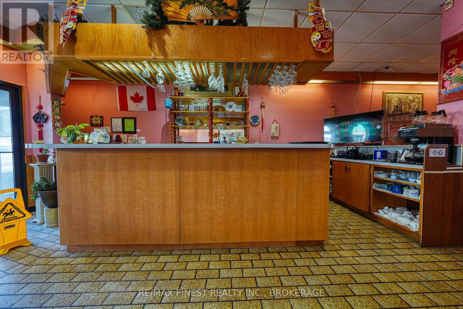 Kingston (central City East), ON K7L1G3,842 PRINCESS STREET