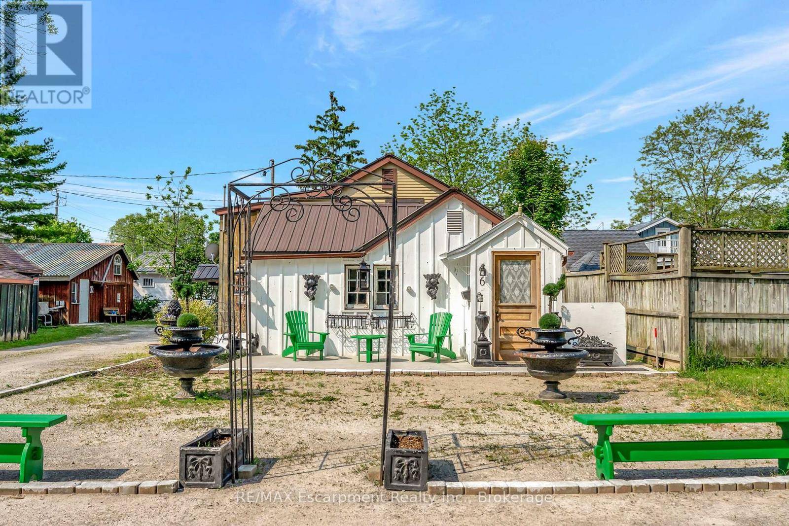 Norfolk (port Dover), ON N0A1N0,306 ST. PATRICK STREET W