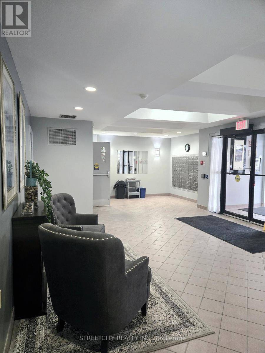 London South (south H), ON N6C5Y8,860 Commissioners RD East #307