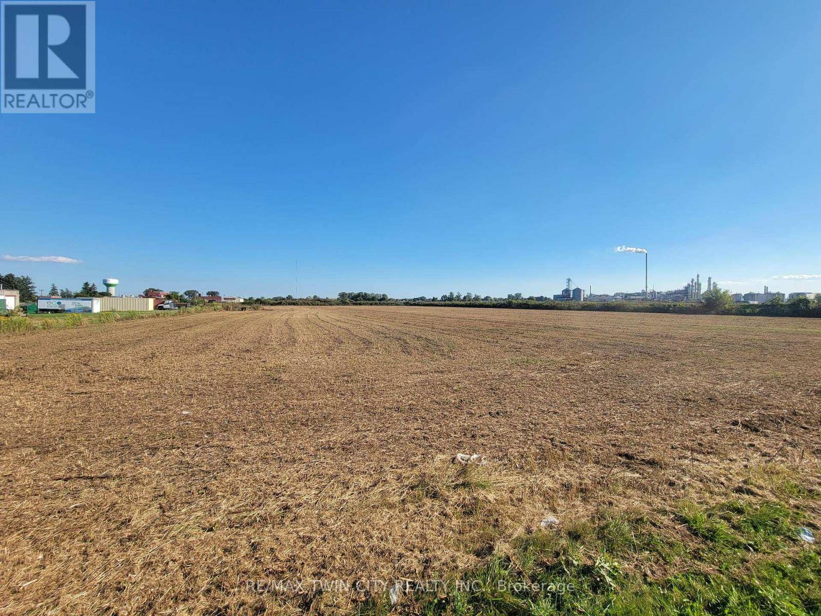 Chatham-kent, ON N7M6B8,450 RIVERVIEW DRIVE S