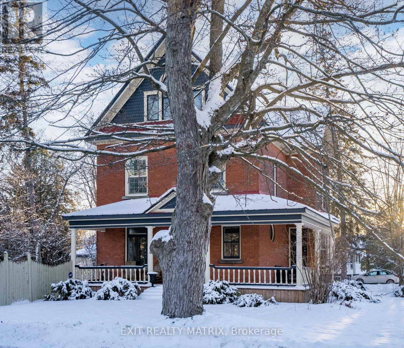 North Dundas, ON K0C1H0,94 KING STREET