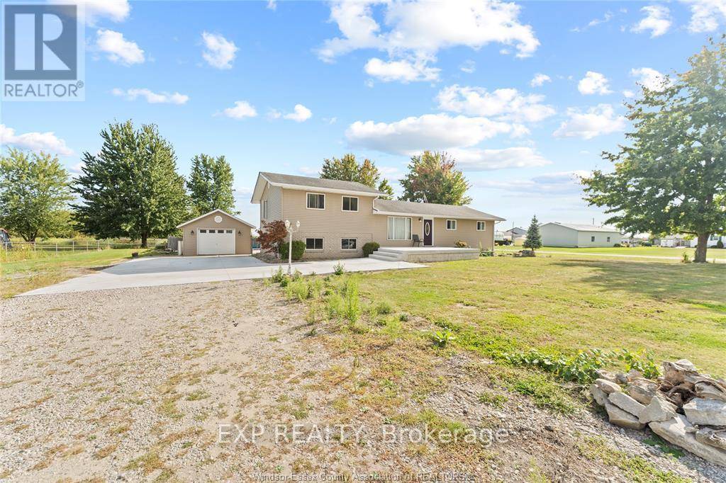 Windsor, ON N8M2X6,2617 GESTO ROAD