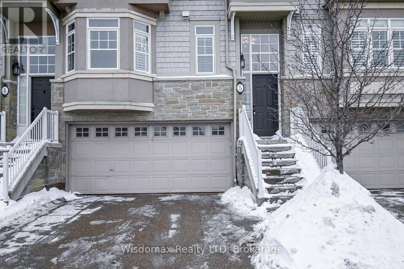 Hamilton (stoney Creek), ON L8E4Z6,31 Sunvale PL North #5