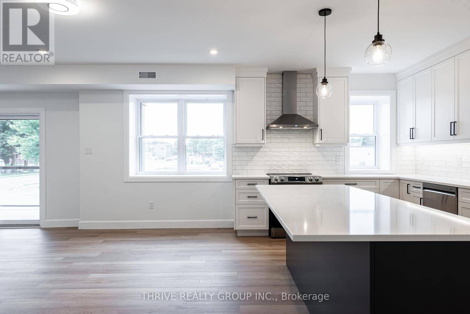 Stratford, ON N5A2R2,74 CHURCH ST #1