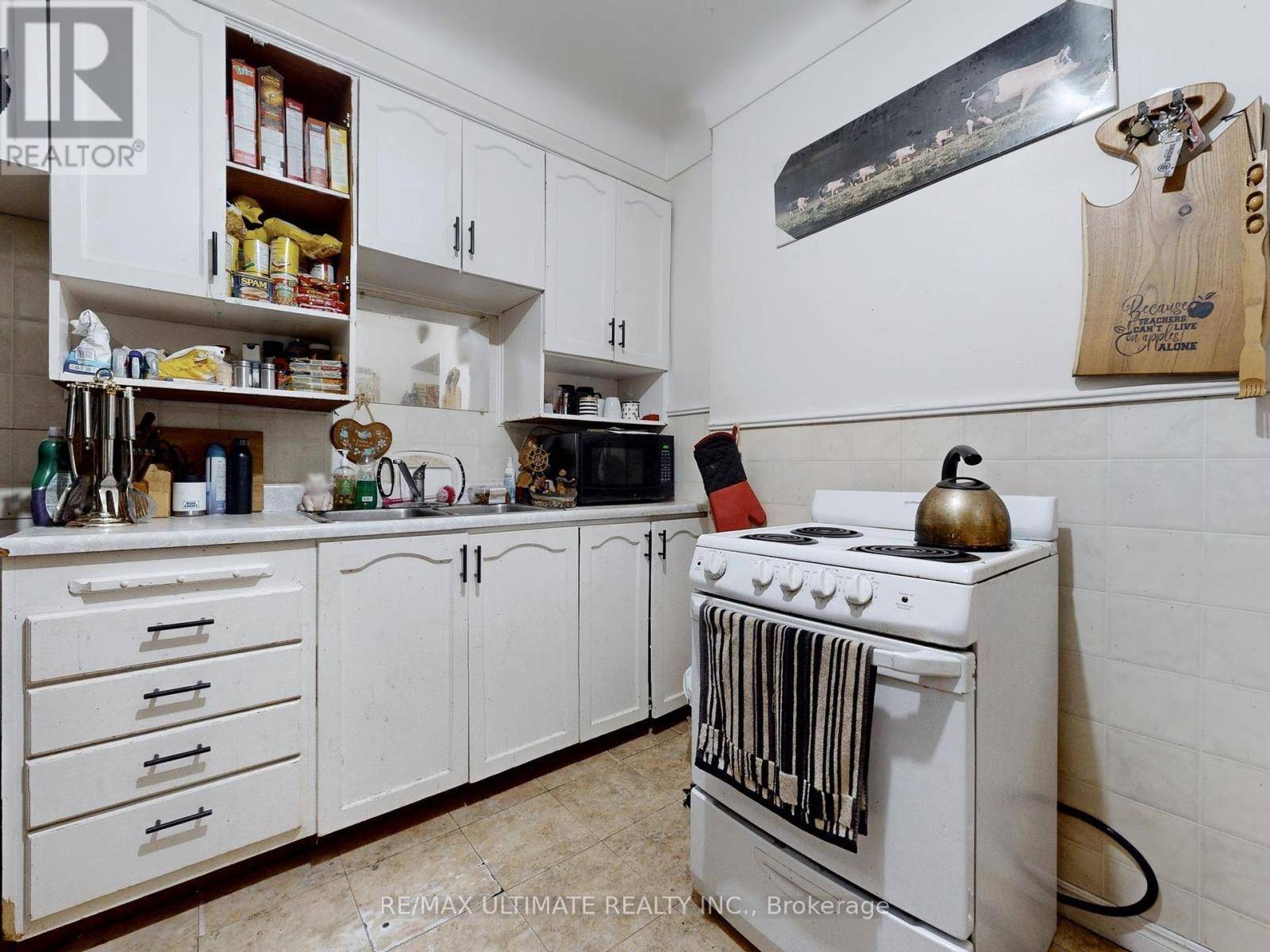 Hamilton (gibson), ON L8L2G9,756 CANNON STREET E