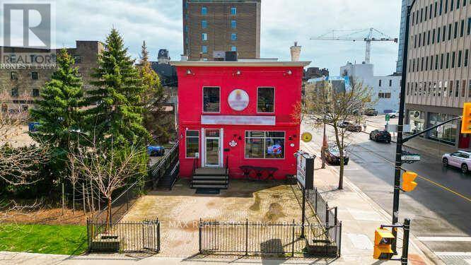 London East (east F), ON N6A1J8,219 QUEENS AVENUE