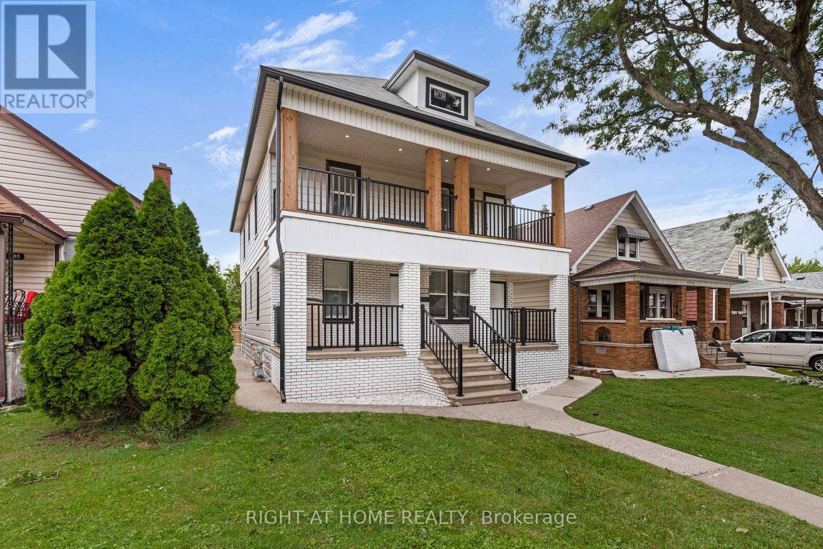 Windsor, ON N8X4P2,1379 - 1381 PIERRE AVENUE