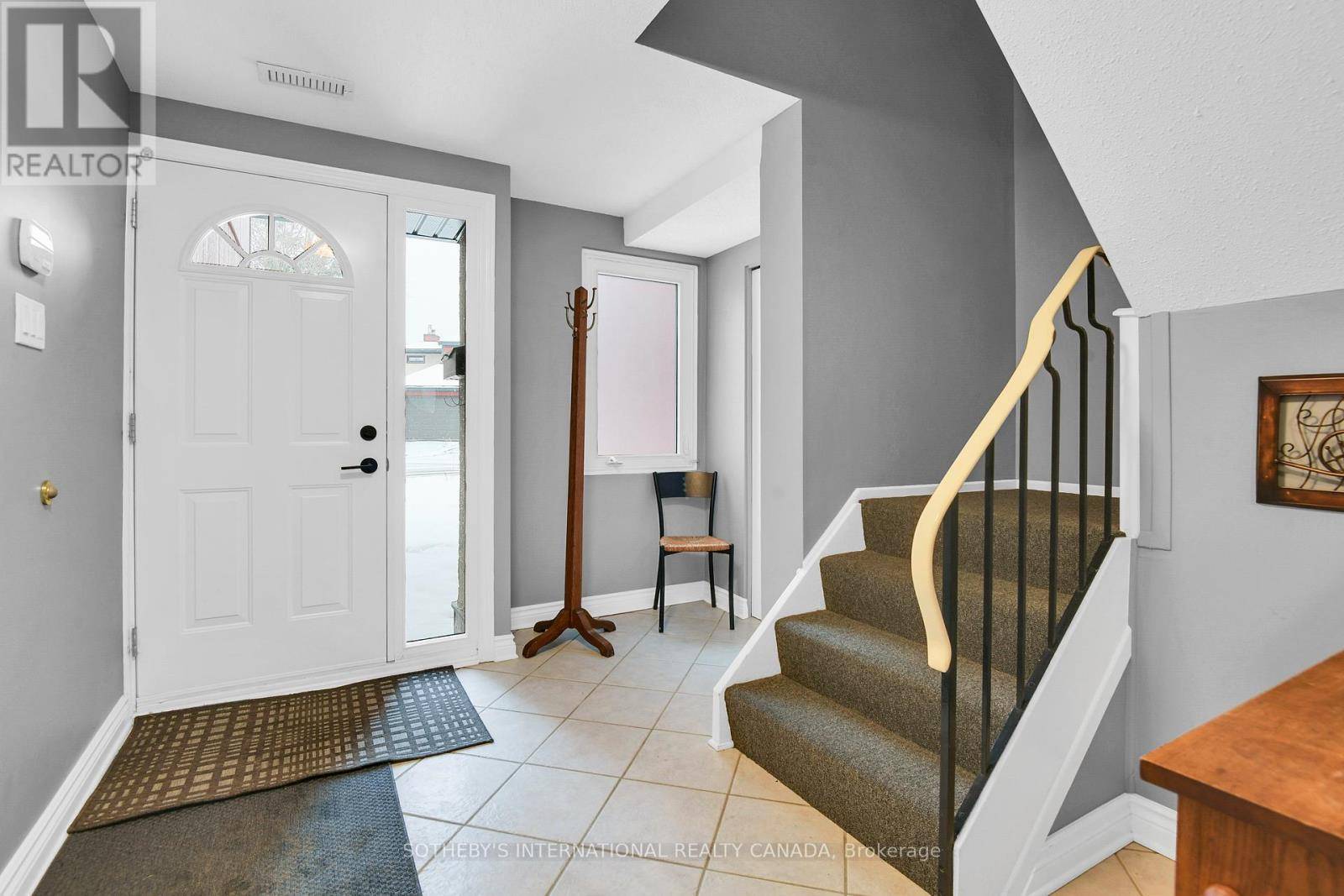 Ottawa, ON K2H8P8,280 McClellan RD #57