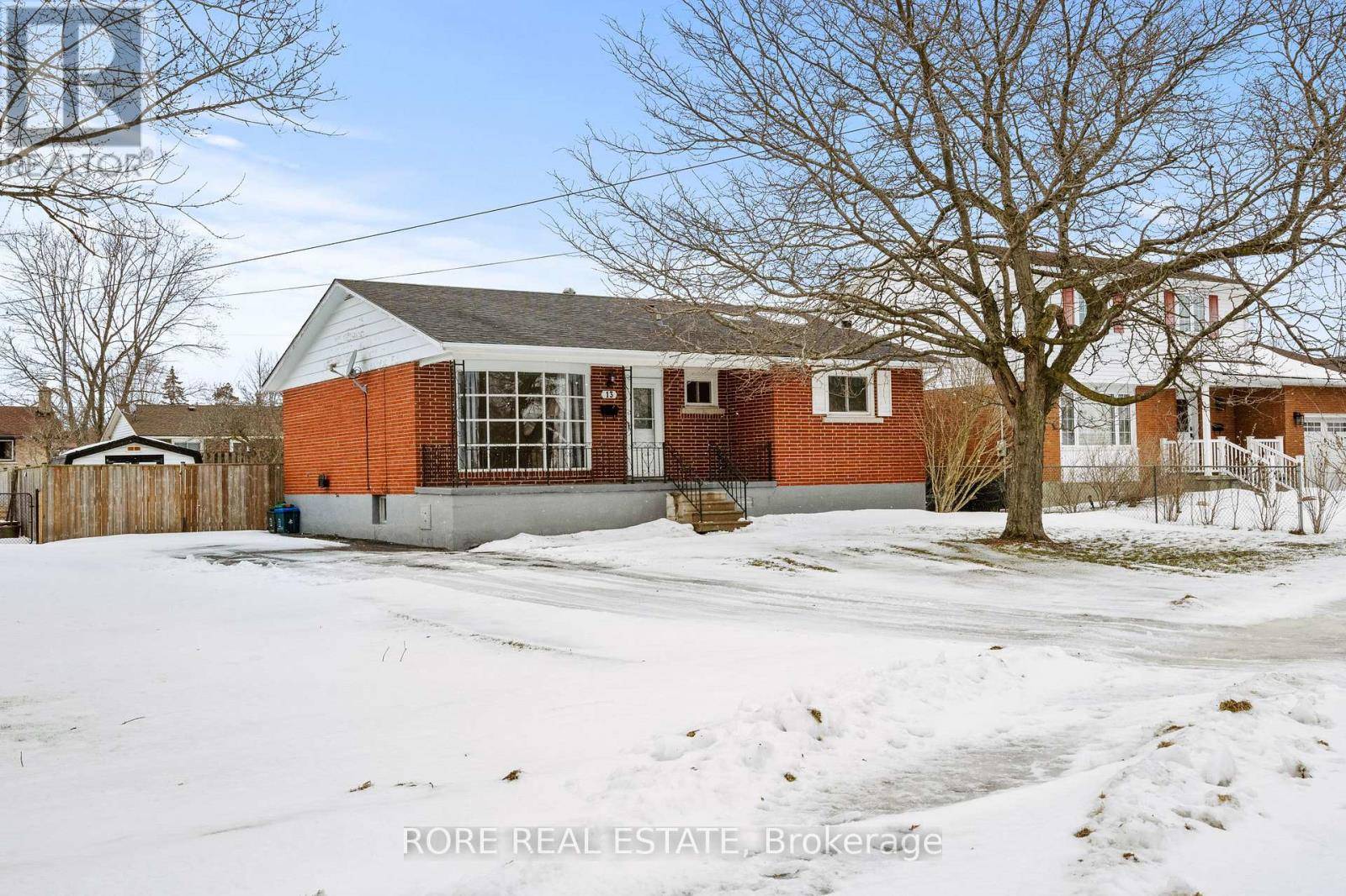 Fort Erie (333 - Lakeshore), ON L2A3Z3,13 KING STREET