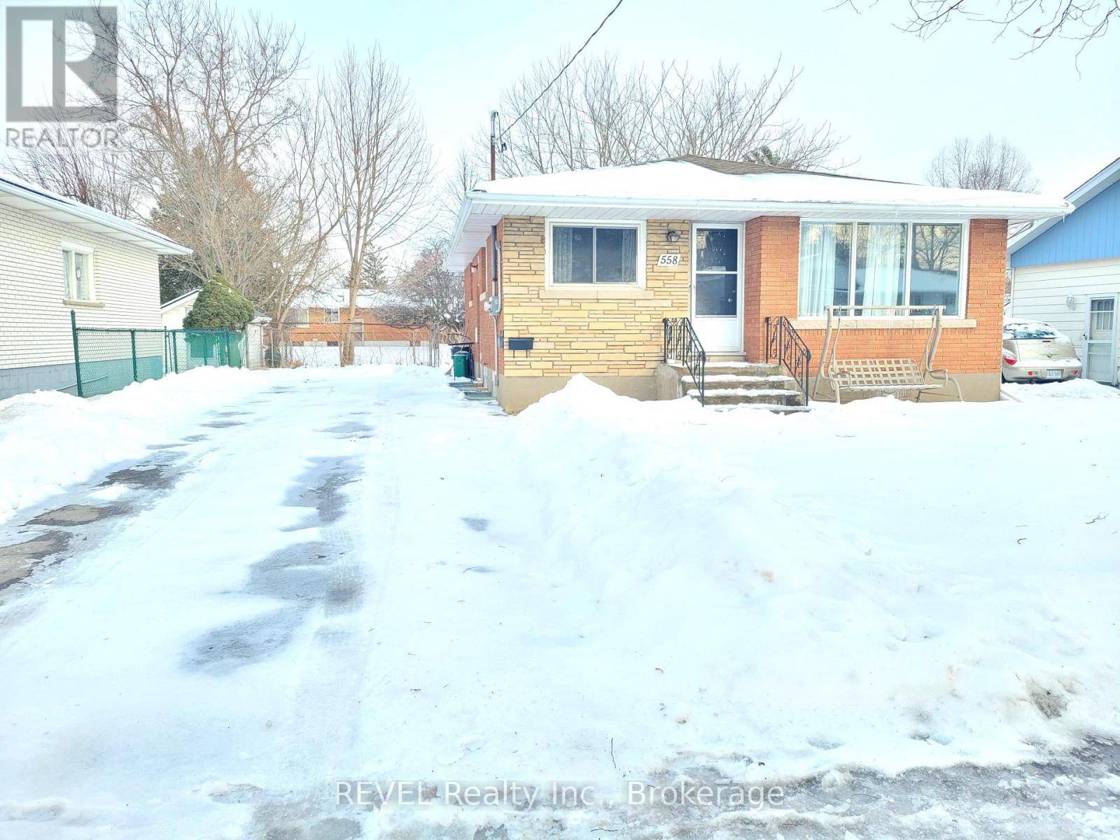 St. Catharines (441 - Bunting/linwell), ON L2M3A5,UPPER LEVEL - 558 BUNTING ROAD