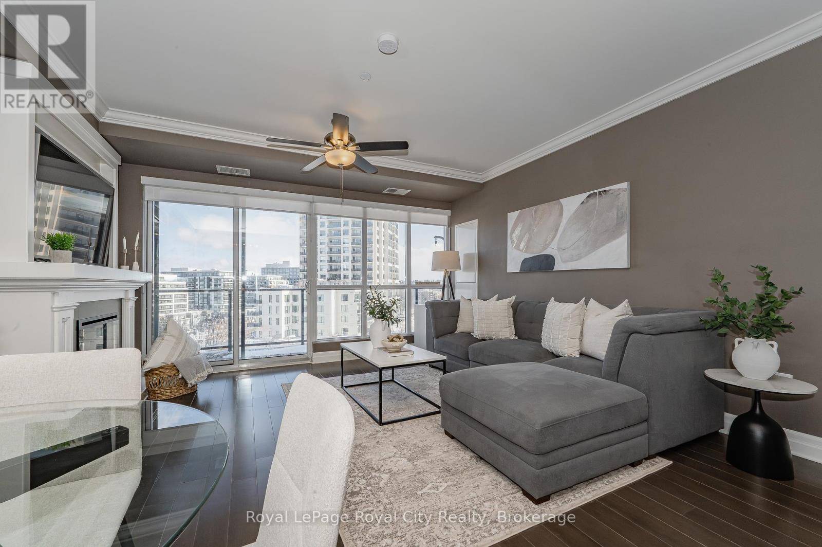 Guelph (downtown), ON N1H0A9,160 Macdonell ST #605