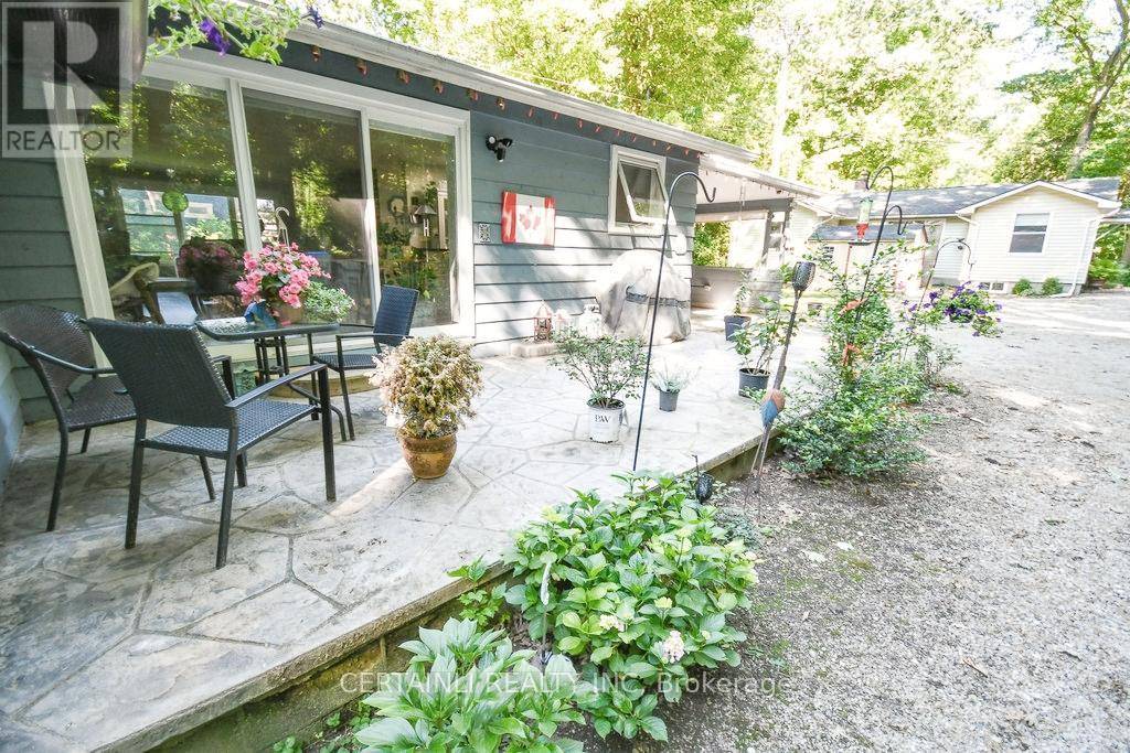 Lambton Shores (grand Bend), ON N0M1T0,223 ONTARIO STREET S