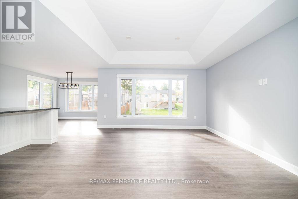 Petawawa, ON K8H0H3,22 DURANT STREET