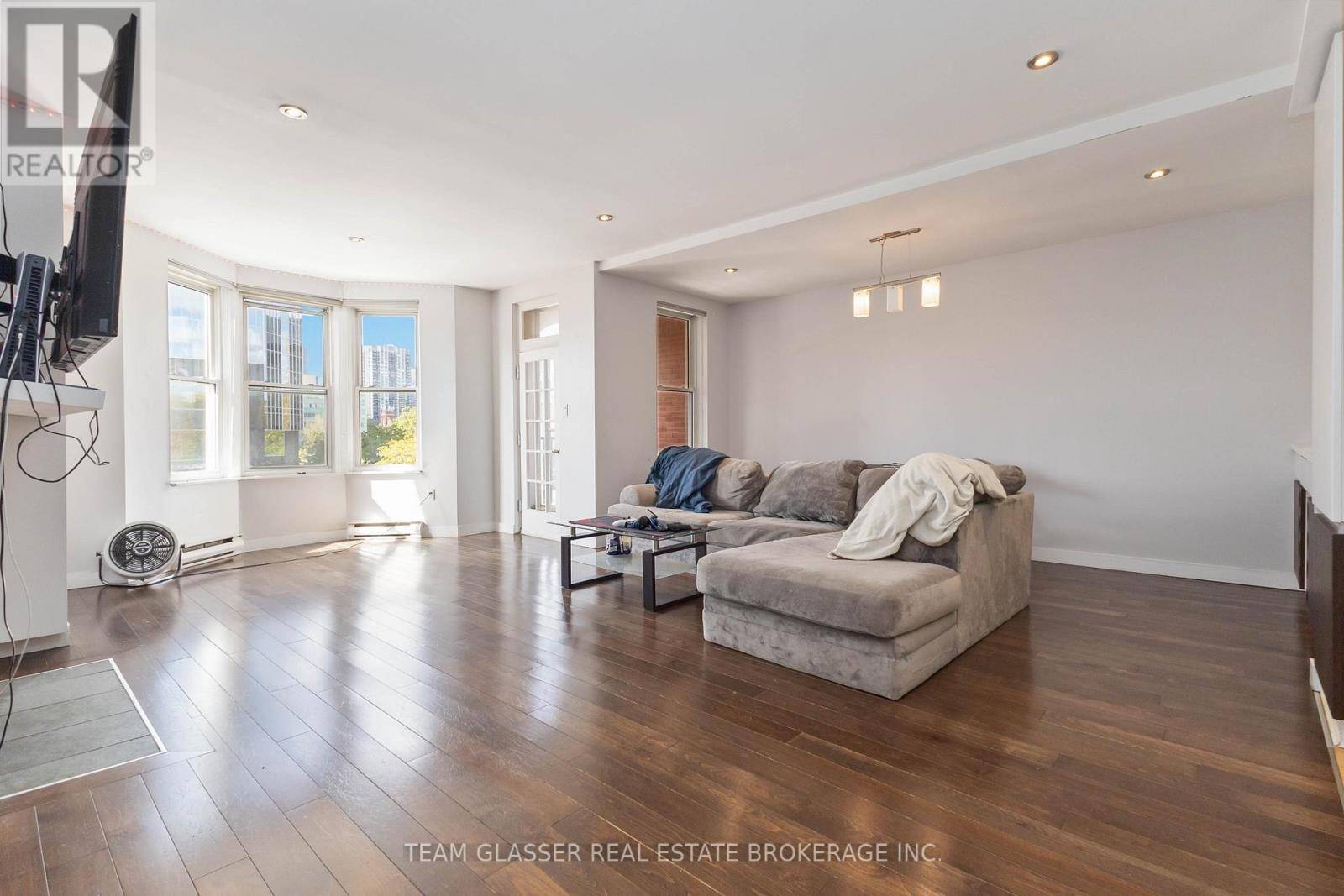 London East (east F), ON N6A3P2,440 WELLINGTON ST #303