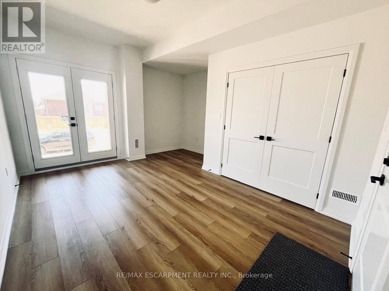 Brant (paris), ON N3L0K3,55 TOM BROWN DR #90
