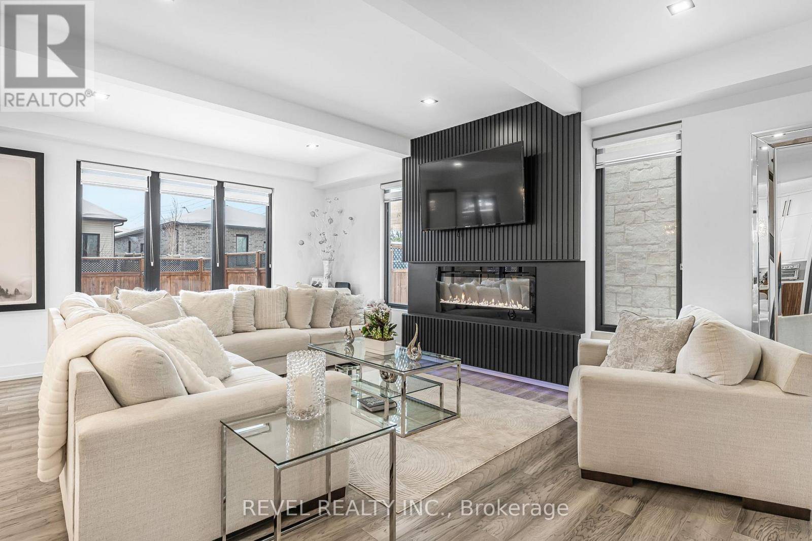 Welland (west Welland), ON L3C0G1,14 WILLOWBROOK DRIVE
