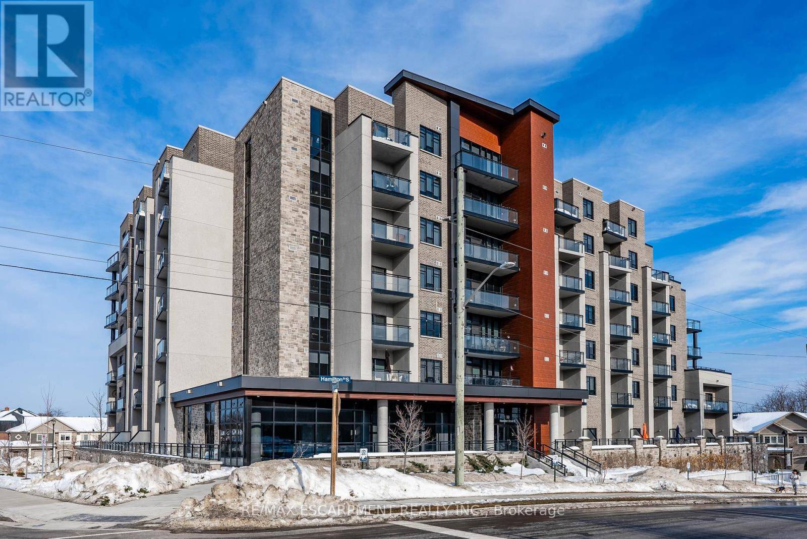 Hamilton (waterdown), ON L8B1V8,30 Hamilton ST South #703