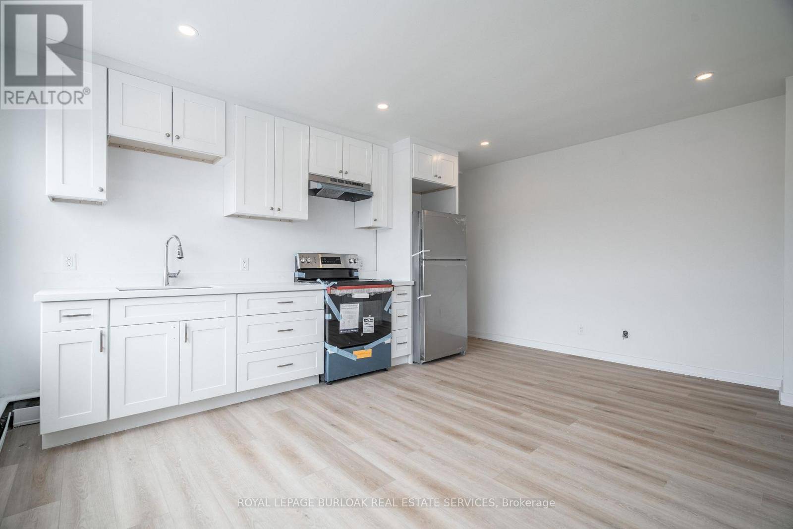 Hamilton (delta), ON L8K2K1,169 Park ROW South #7