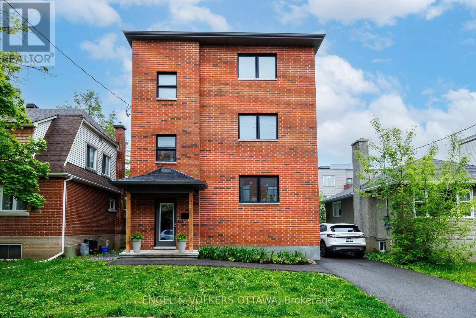 Ottawa, ON K1K1L2,52 ONTARIO STREET