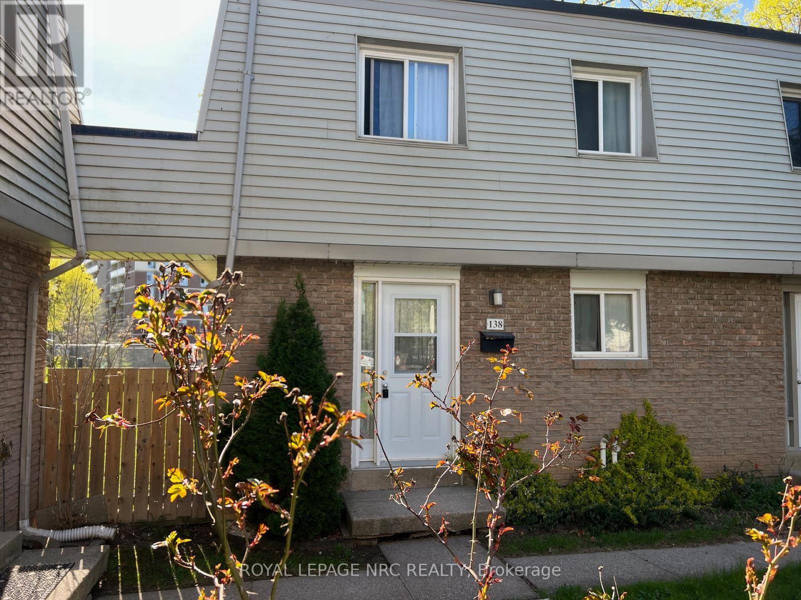 St. Catharines (carlton/bunting), ON L2M6P9,17 OLD PINE TRL East #138