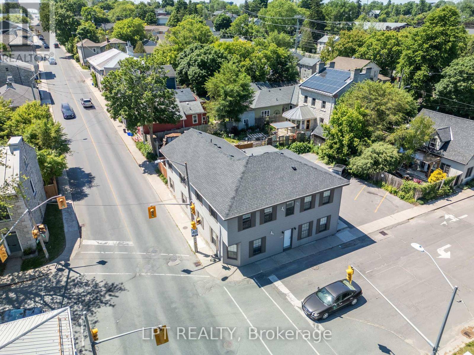 Kingston (central City West), ON K7M1E0,120 YONGE STREET
