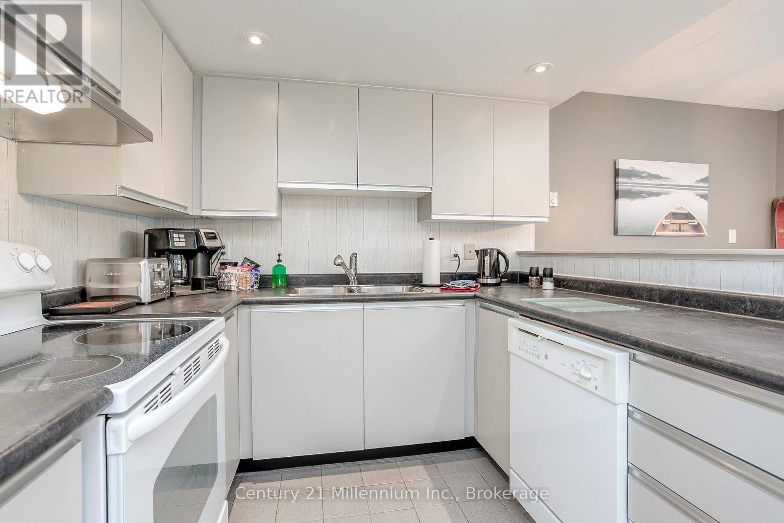Blue Mountains, ON L9Y0P7,107 Ann Heggtveit DR #313