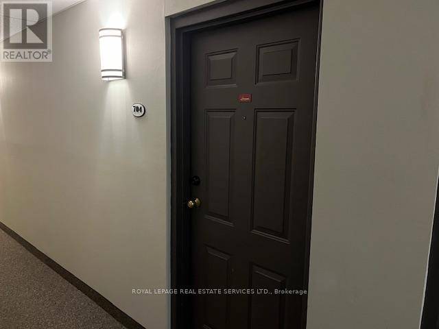 London, ON N6J4W7,75 Huxley ST #704