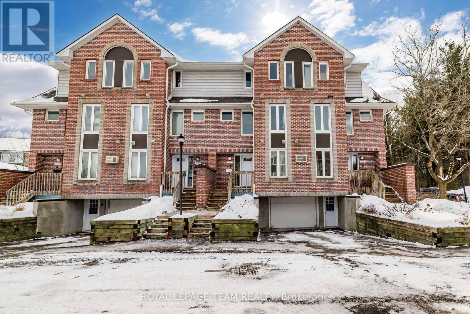 Ottawa, ON K2H9M7,1 Timberview WAY #3