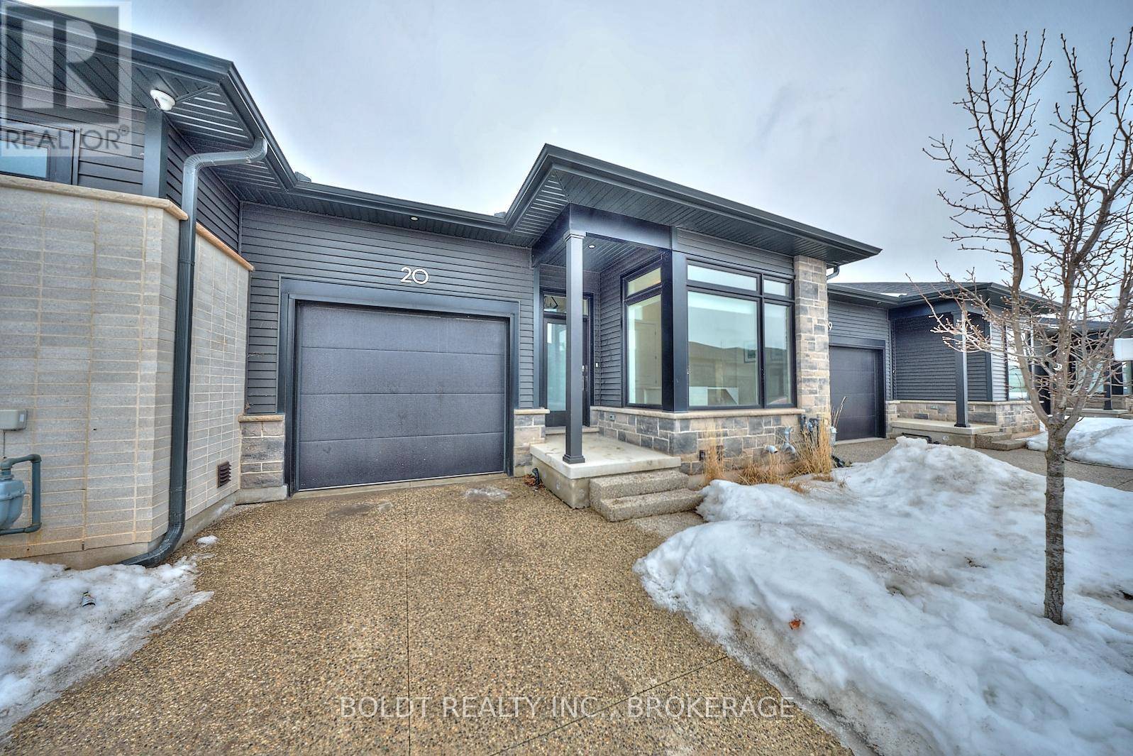 Niagara Falls (chippawa), ON L2G7Y4,8974 Willoughby DR #20