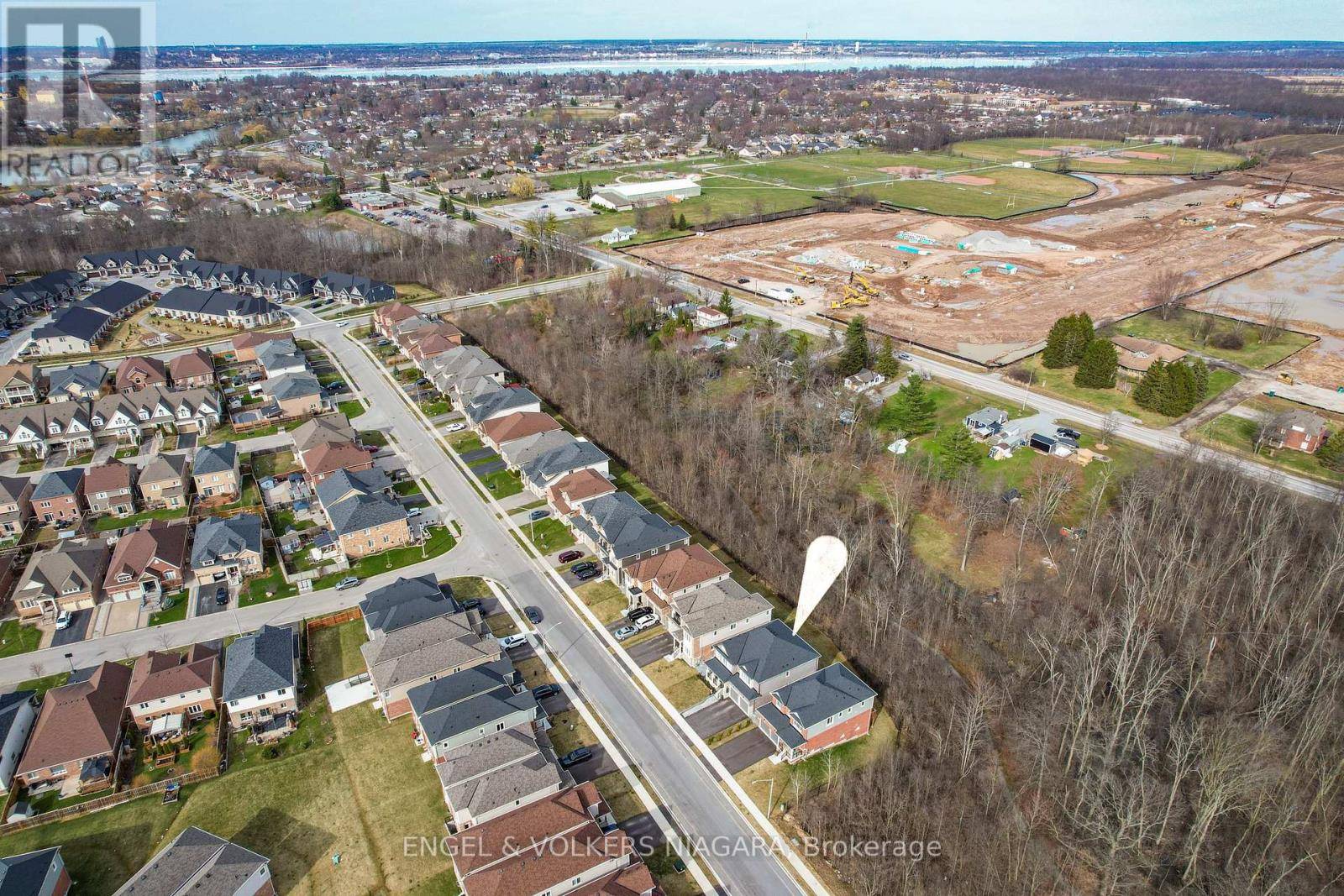 Niagara Falls (lyons Creek), ON L2G3P6,9234 WHITE OAK AVENUE