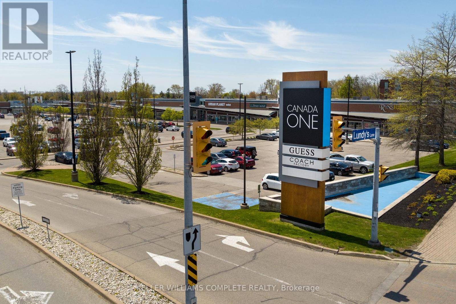 Niagara Falls (west Wood), ON L2H1G8,7500 Lundy's LN #A12