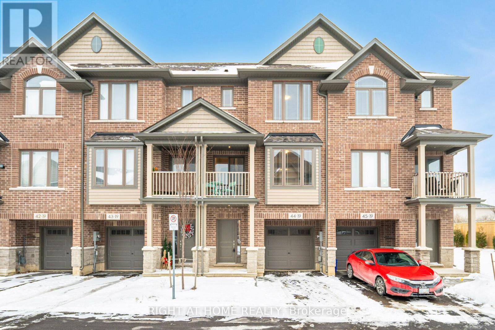 Hamilton (stoney Creek Mountain), ON L8J0M7,19 Picardy DR #44